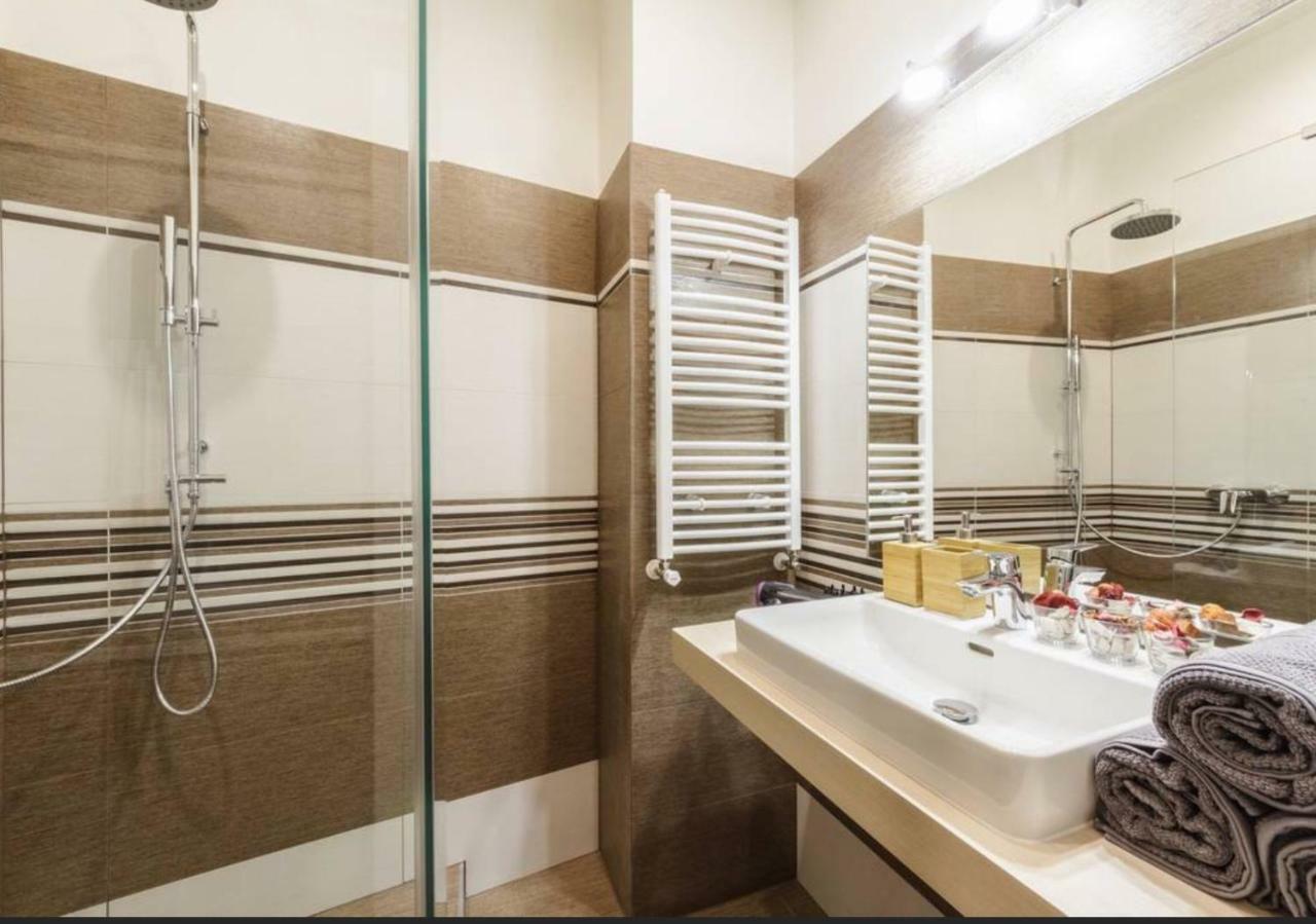 Central Prague Crown Apartments 外观 照片