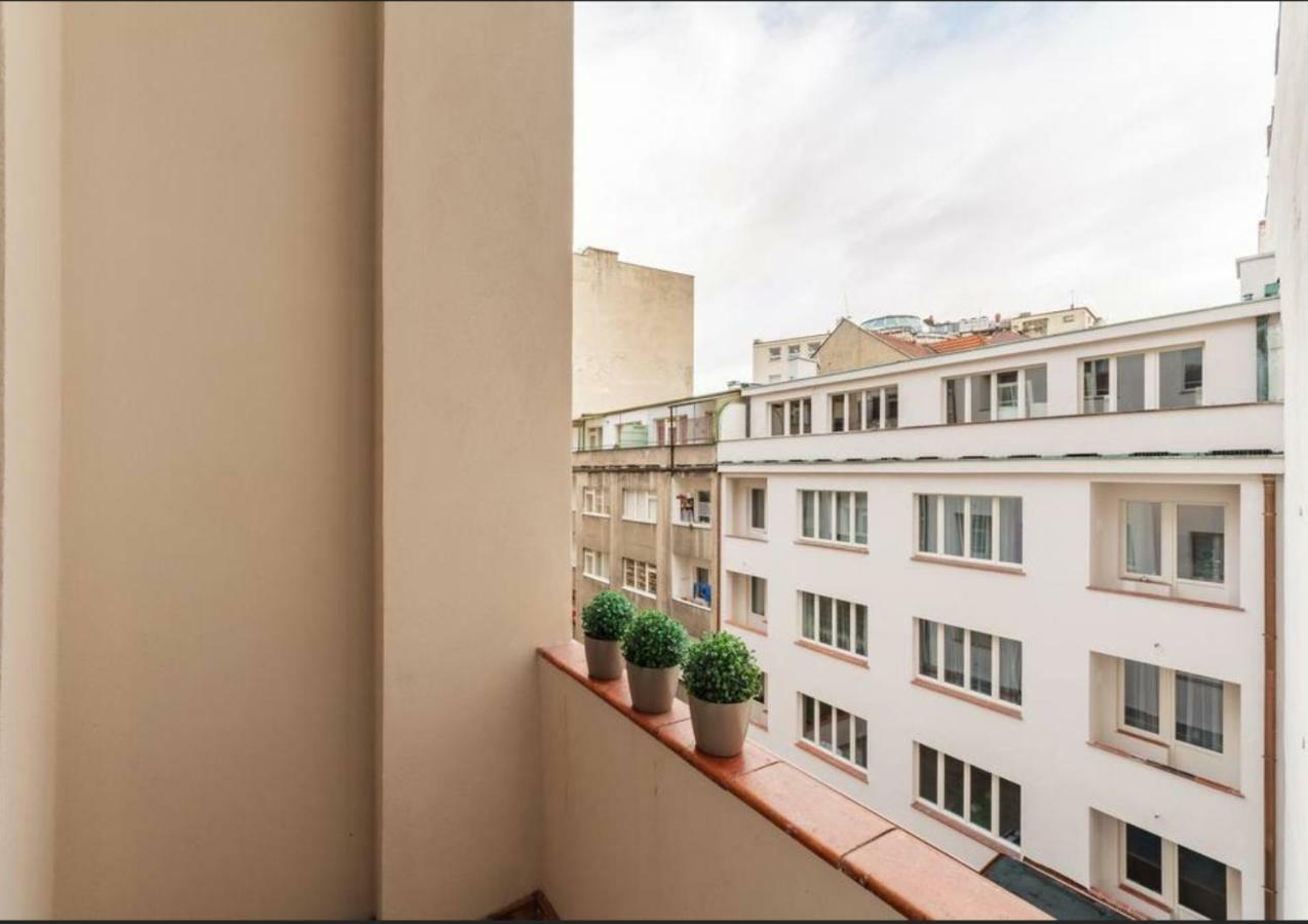 Central Prague Crown Apartments 外观 照片