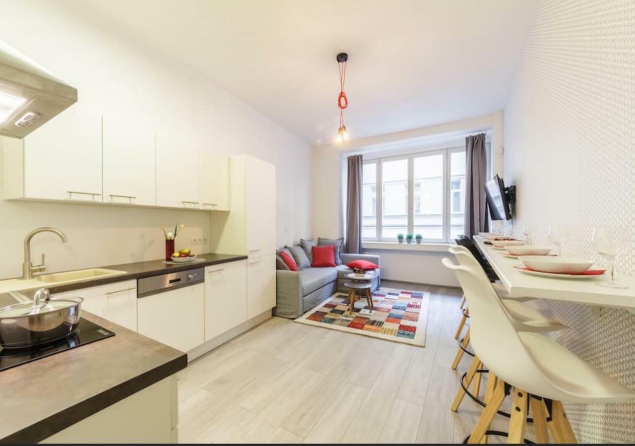 Central Prague Crown Apartments 外观 照片
